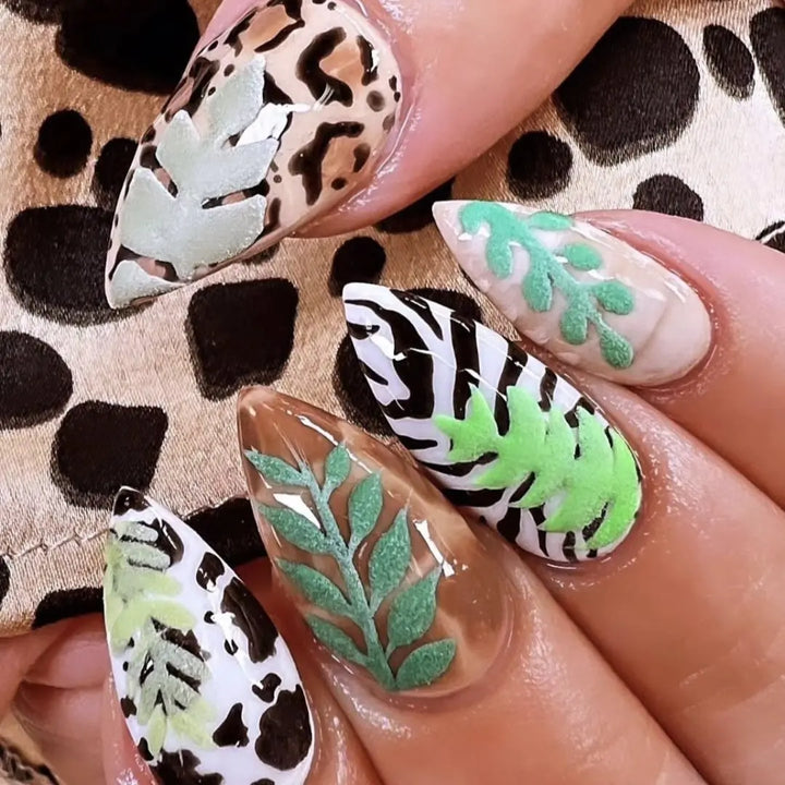 Urban Graffiti Blooming Gel Polish 15ml   Naio Nails